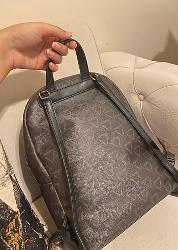  Beden Valentino Siyah Deri Sırt Çantası