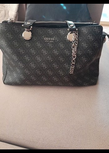 Zincir Detaylı Gri Guess Deri Çanta