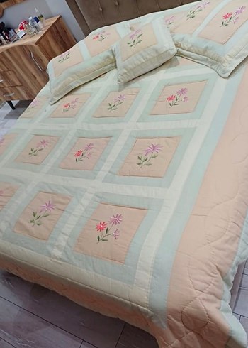 Diğer Nakışlı Bej Pastel Yatak Örtüsü