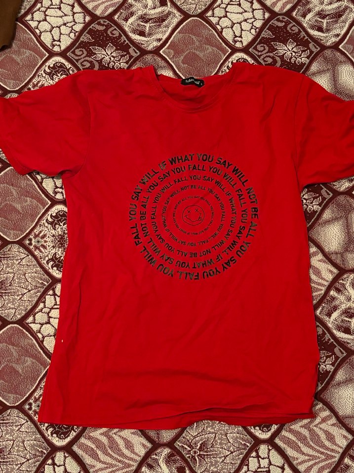 Kırmızı Baskılı Tişört - Görsel 2
