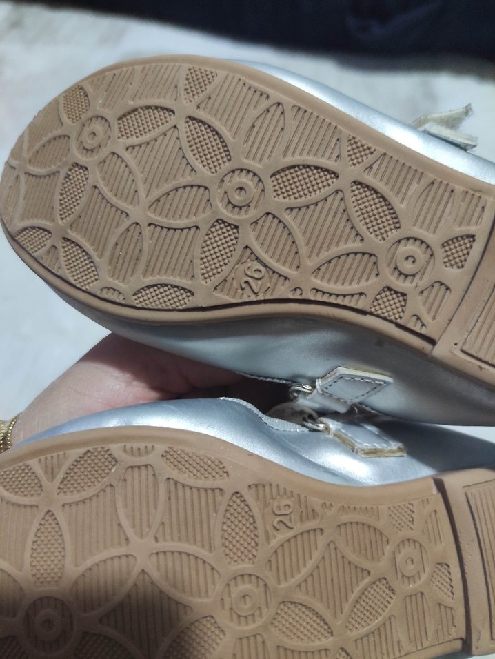 Kız Çocuk Gri Tokalı Babet Ayakkabı - Görsel 3