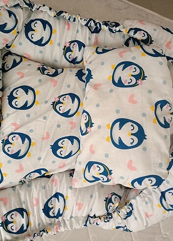 Diğer Hiç kullanılmamıştır. Babynest bebek yatağı. Yastıklıdır.
