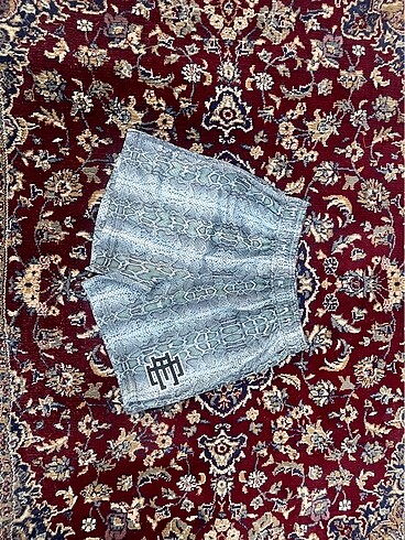 EE SHORT
