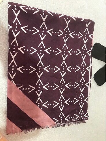 Bordo desenli şal