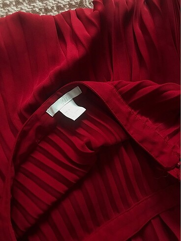 H&M kırmızı SATILDI