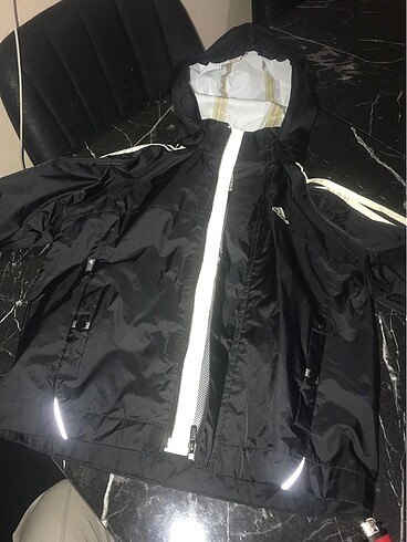 Orjinal adidas unisex yapmurluk 2 yaş
