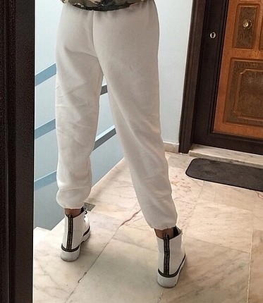 Beyaz eşofman