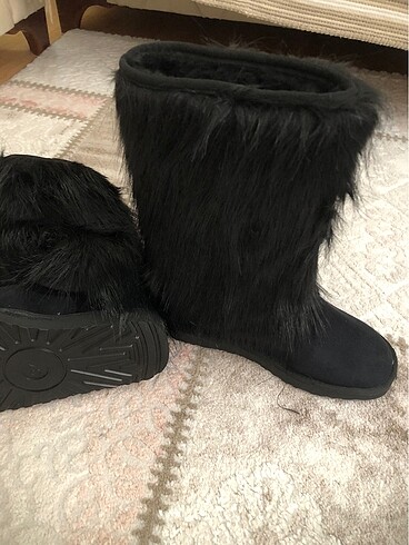 37 Beden Ugg bot