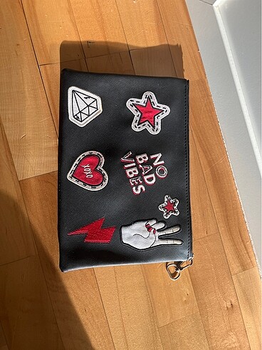 Beden H&M Grunge Kırmızı Siyah El Çantası Clutch Portföy