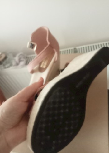 Tommy Hilfiger Dolgu Topuklu Sandalet