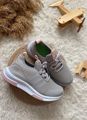 Adidas Cocuk ayakkabısı,
