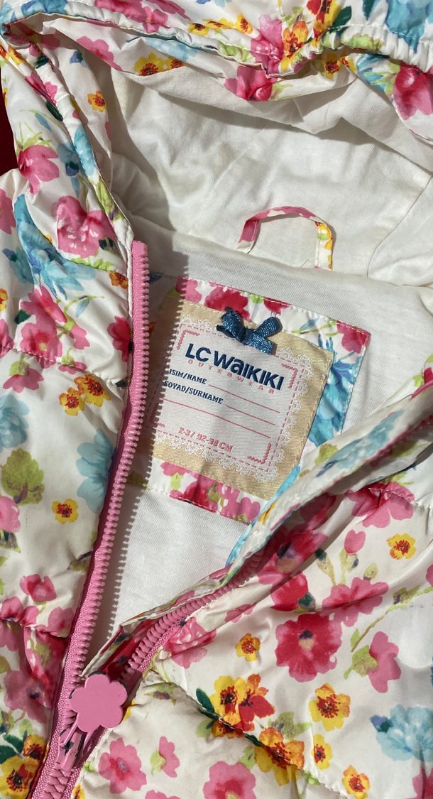 LCW Kız Çocuk Kapüşonlu Çiçek Desenli Yelek - Görsel 2