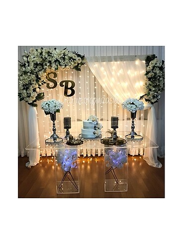 Kiralık kare çiçekli tag
