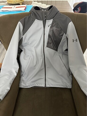 Under armour kapsonlu