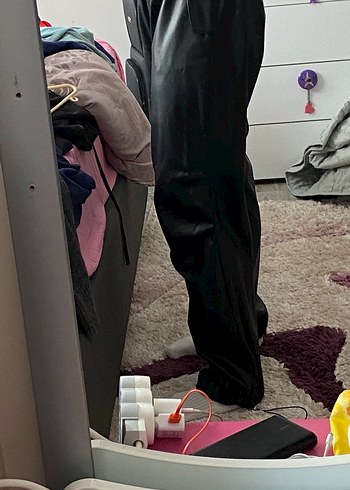 Kadın siyah deri yelekli pantolonun içi şardonlu ikili takım - Görsel 4