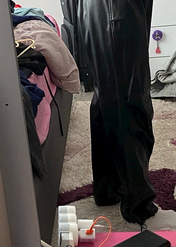 Kadın siyah deri yelekli pantolonun içi şardonlu ikili takım - Görsel 3