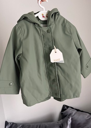 Düğmeli Kapüşonlu Erkek Çocuk Yağmurluk - Görsel 2