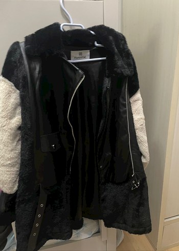 Kürk Detaylı Siyah Deri Midi Ceket - Görsel 3