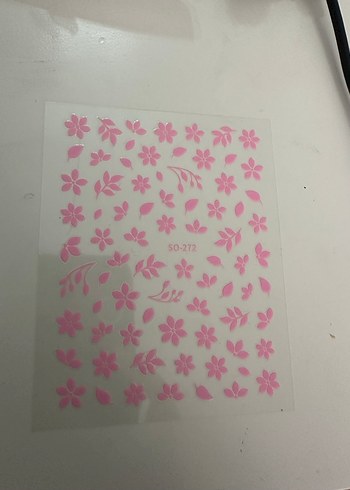 Parlak Altın Çiçek Tırnak Süsü - Görsel 10