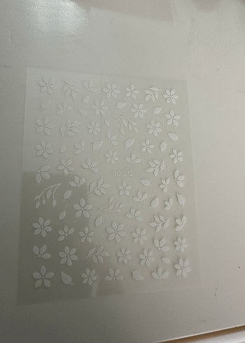 Parlak Altın Çiçek Tırnak Süsü - Görsel 8