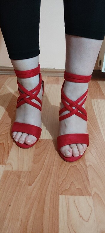 36 Beden Soho kırmızı süet topuklu ayakkabi