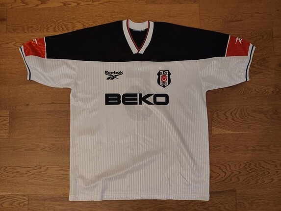 Beşiktaş Nostalji Forması
