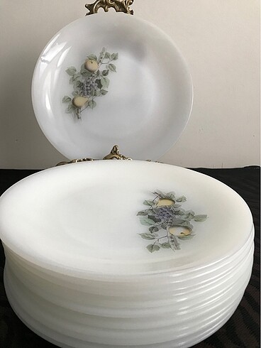 Arcopal France 22.5 cm çapında . 12 Adet