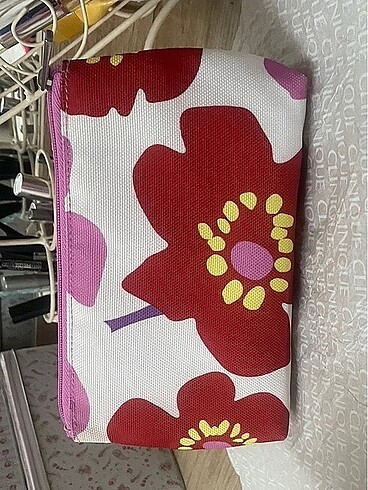 Clinique makyaj çantası - Görsel 2