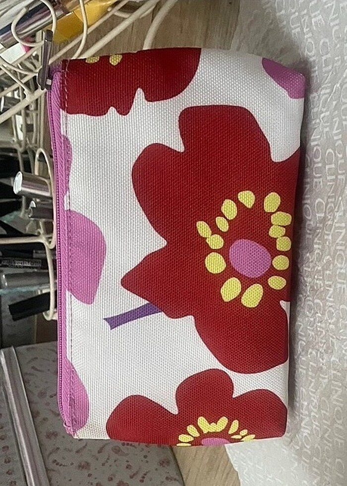 Clinique makyaj çantası - Görsel 2