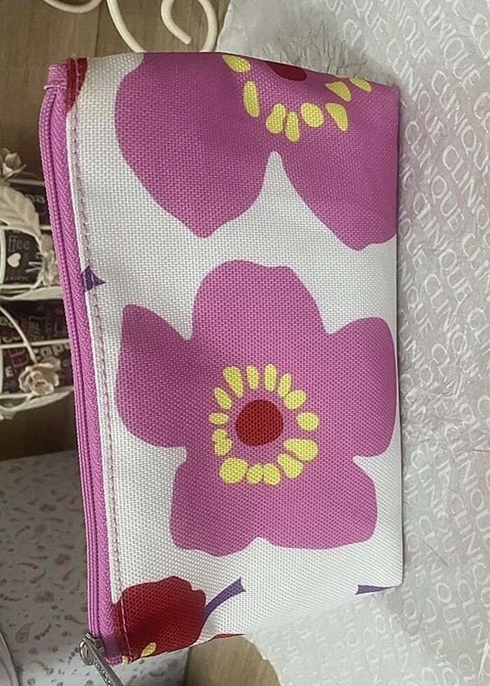 Clinique makyaj çantası - Görsel 3