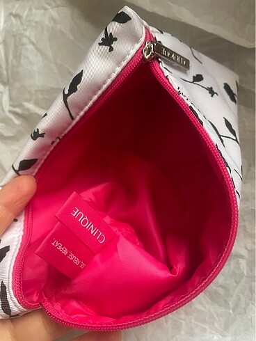 Clinique makyaj çantası - Görsel 3