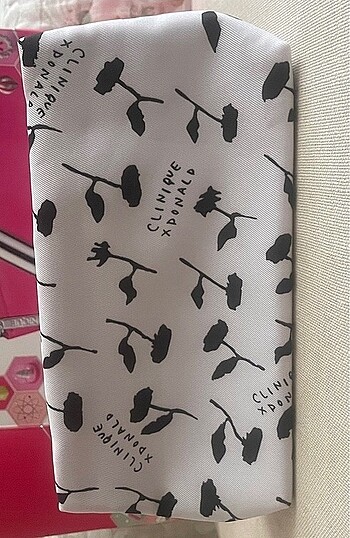 Clinique makyaj çantası - Görsel 2