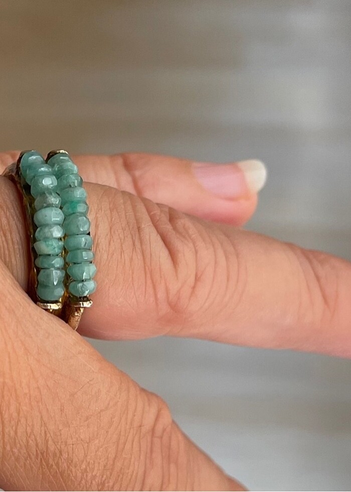 Zümrüt taşlı gümüş tasarım küpe yüzük seti - Görsel 4