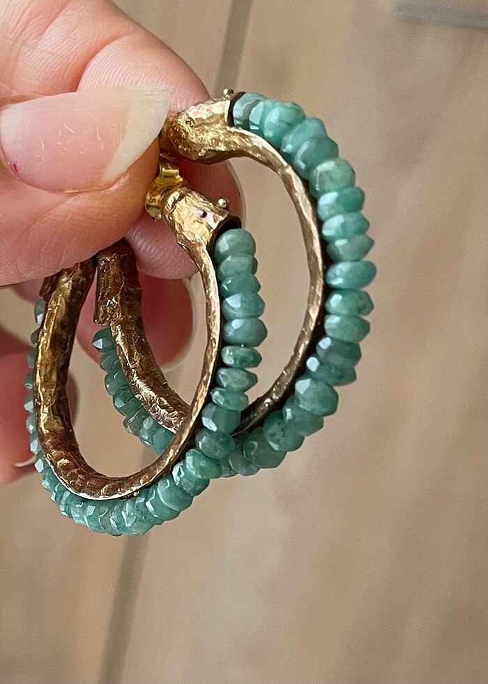 Zümrüt taşlı gümüş tasarım küpe yüzük seti - Görsel 3