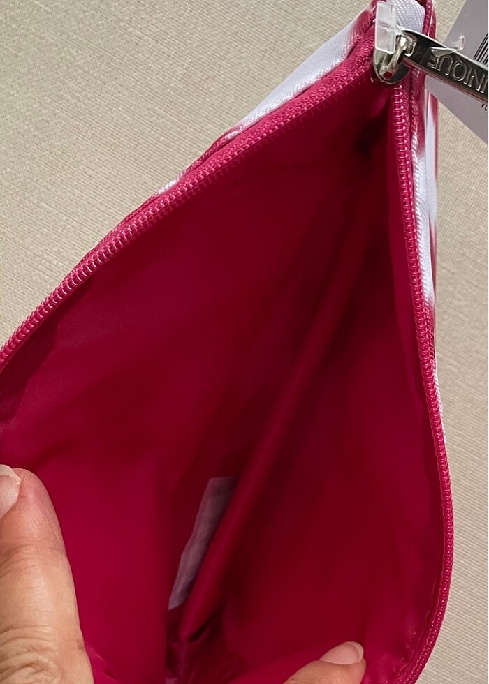 Clinique makyaj çantası - Görsel 3