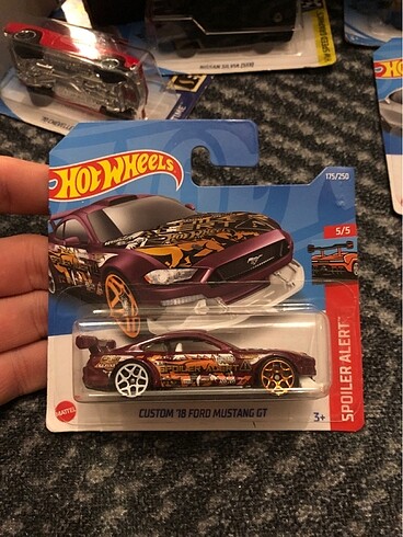 Hot Wheels Custom 18 Ford Mustang Gt