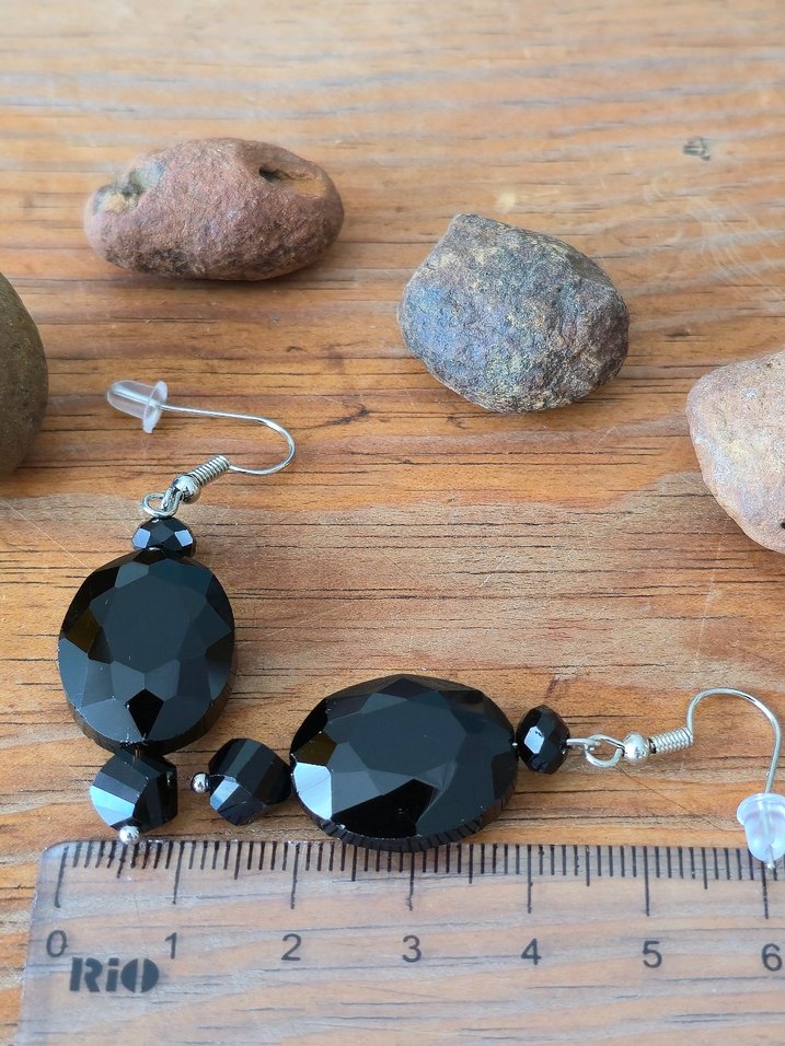 Siyah Boncuklu Gotik Midi Küpe - Görsel 3