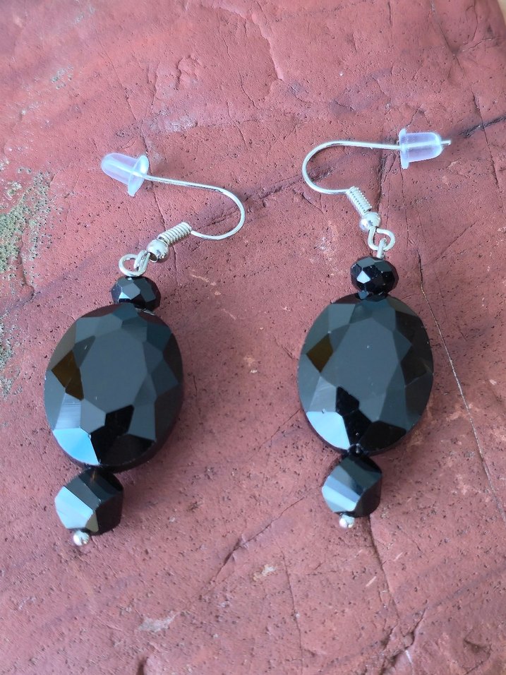 Siyah Boncuklu Gotik Midi Küpe - Görsel 4