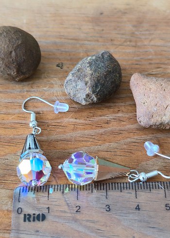 Beyaz Renkli Midi Boncuklu Küpe - Görsel 2