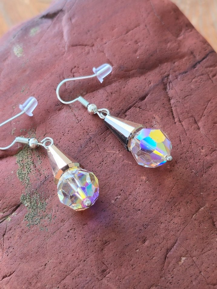 Beyaz Renkli Midi Boncuklu Küpe - Görsel 3