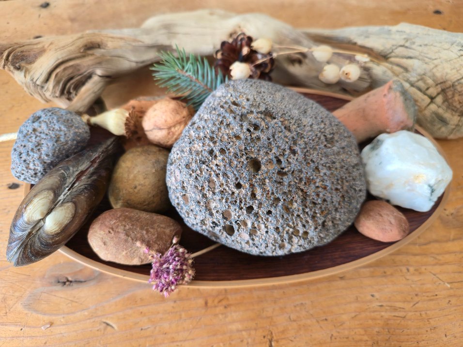 Dekoratif Gözenekli Gri Taş ve Doğal Objeler - Görsel 3