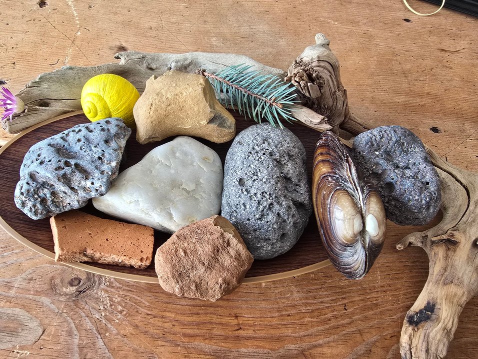 Gri ve Turkuaz Doğal Taş Dekorasyonu - Görsel 3