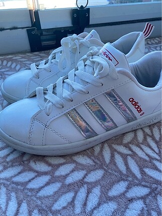 Adidas spor ayakkabı