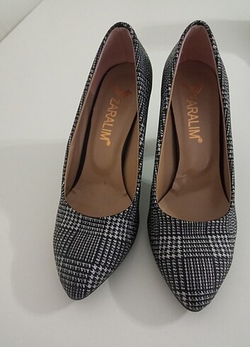Zaralım topuklu ayakkabı - Görsel 2