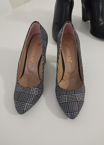 Zaralım topuklu ayakkabı - Görsel 3