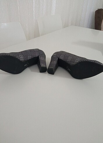 Zaralım topuklu ayakkabı - Görsel 4