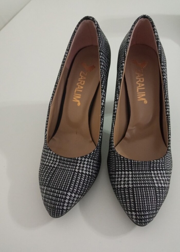 Zaralım topuklu ayakkabı - Görsel 2