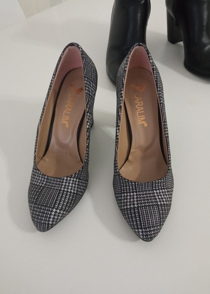 Zaralım topuklu ayakkabı - Görsel 3