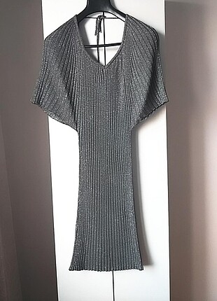 Gümüş rengi triko elbise