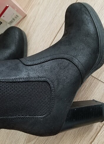 Diğer Siyah renk topuklu kadin bot
